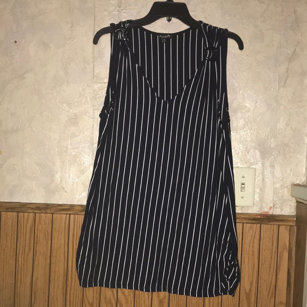 4/10🌻🌻blue & white striped fig & blu tank top (2X)